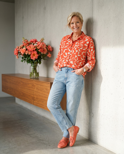EsQualo - Bloes met Scarlet graphic print